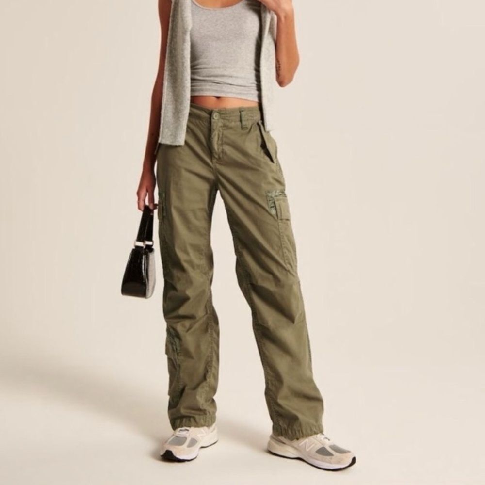 Abercrombie & Fitch Curve Love Relaxed Cargo Pant - Army Green